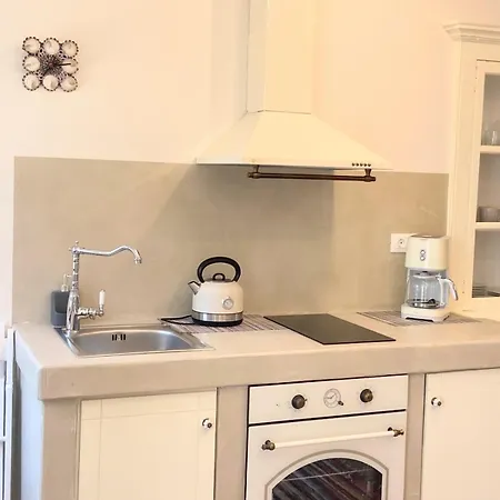 Aleminas House 1 Апартаменты *