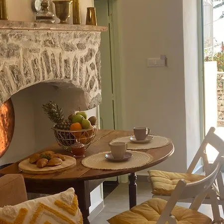 Апартаменты Aleminas House 1 *