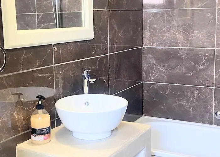 Aleminas House 1 شقة