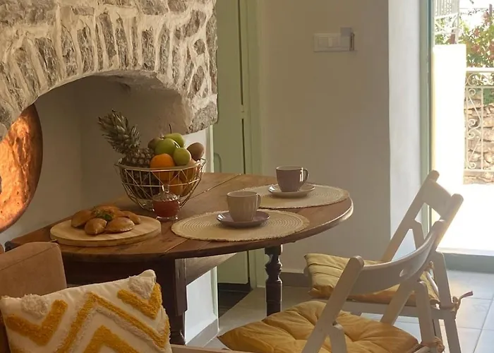 Aleminas House 1 * سيمي